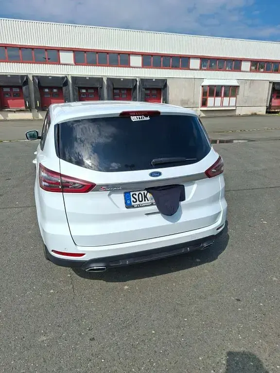Gebraucht Ford S-MAX Titanium 179 PS (131 kW) 2018 Weiß Van / Kleinbus