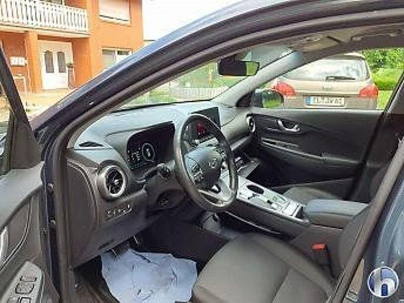 Gebraucht Hyundai Kona Select 100 kW (136 PS) 2022 Teal blue / met SUV