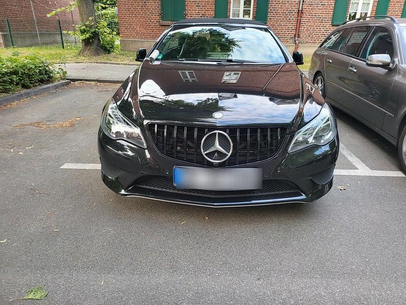 Schwarz Gebraucht 2016 Mercedes E220 Sport Edition Cabrio | 18.000 € - Bild 1/4