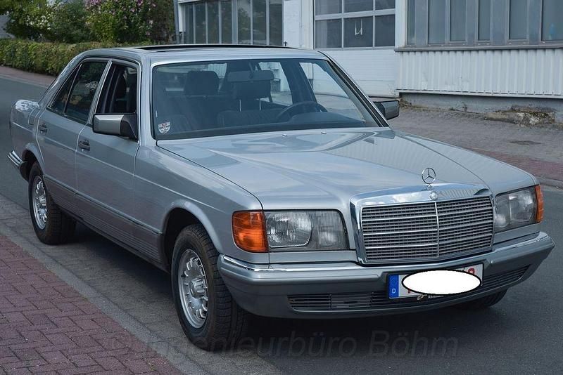 Silber Gebraucht 1985 Mercedes S280 Limousine | 16.500 € - Bild 1/4