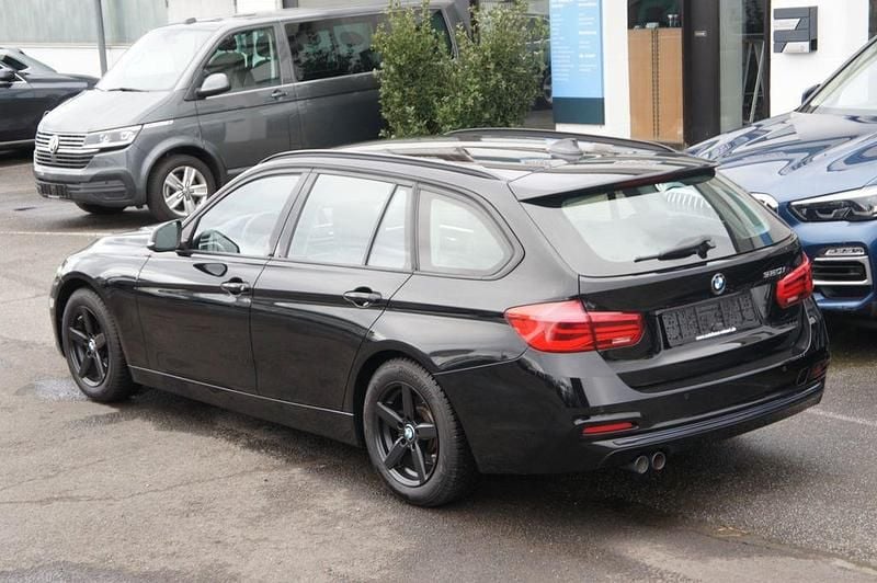 Gebraucht BMW 320 Sport Line 184 PS (135 kW) 2019 Schwarz Limousine