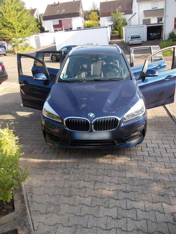 Gebraucht BMW 218 150 PS (110 kW) 2018 Blau Kombi