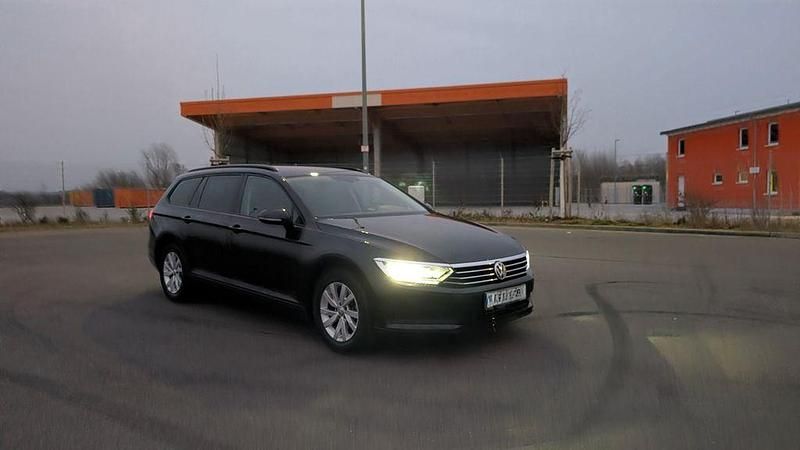 Gebraucht VW Passat 125 PS (91 kW) 2018 Schwarz Kombi