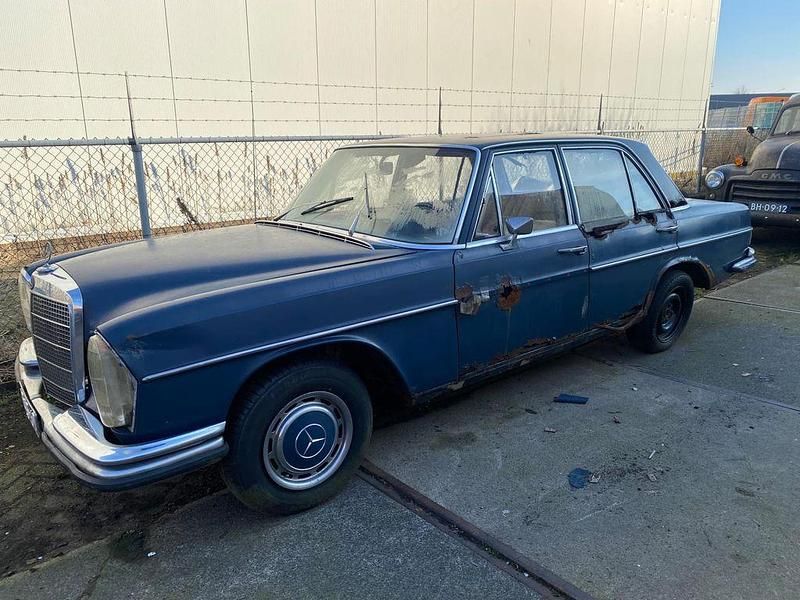 Blau Gebraucht 1970 Mercedes S280 SE Limousine | 1.950 € - Bild 1/4