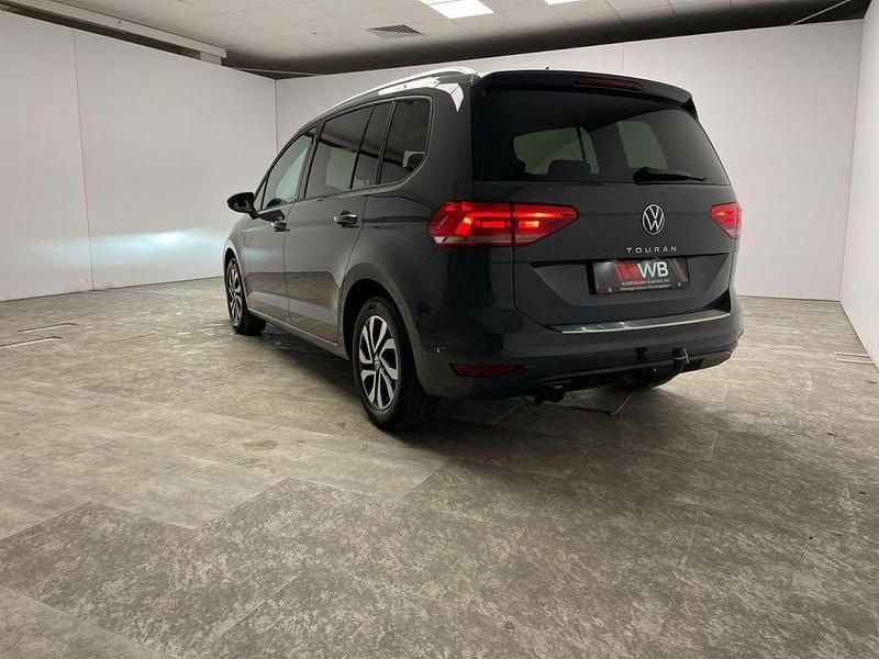 Gebraucht VW Touran Active 150 PS (110 kW) 2023 Delfingrau Van / Kleinbus