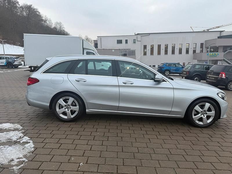 Gebraucht Mercedes C180 Avantgarde 156 PS (114 kW) 2017 Silber Kombi