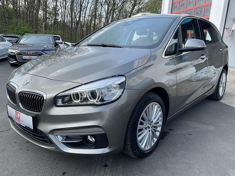 Silber Gebraucht 2016 BMW 220 Luxury Line Kombi | 16.490 € (Guter Preis) - Bild 1/4