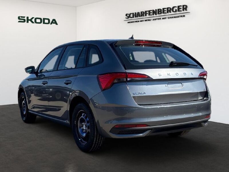Neu Skoda Scala Essence 116 PS (85 kW) 2025 Grau Kleinwagen