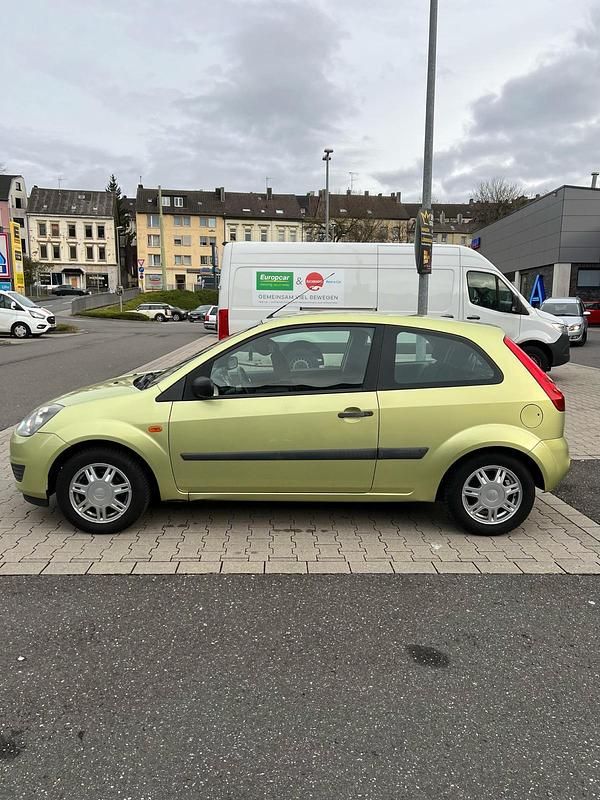 Gebraucht Ford Fiesta 69 PS (50 kW) 2006 Grün Kleinwagen