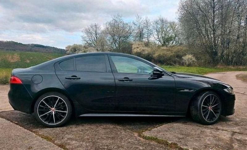 Gebraucht Jaguar XE R-Sport 200 PS (147 kW) 2016 Schwarz Limousine