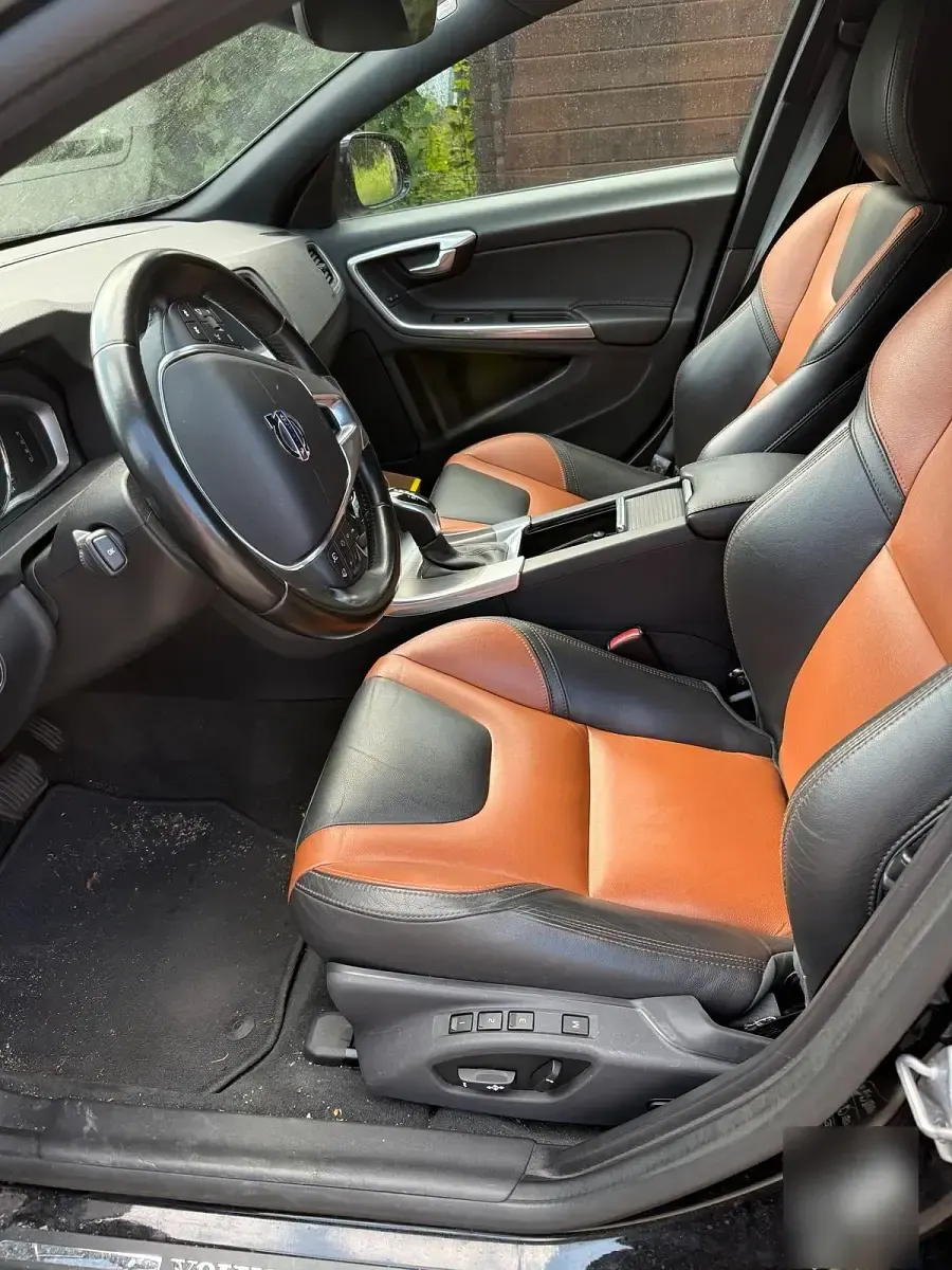 Gebraucht Volvo V60 CC 220 PS (161 kW) 2016 Schwarz Kombi