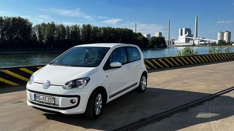 Weiß Gebraucht 2016 VW up! CLUB Kleinwagen | 7.280 € (Guter Preis) - Bild 1/4