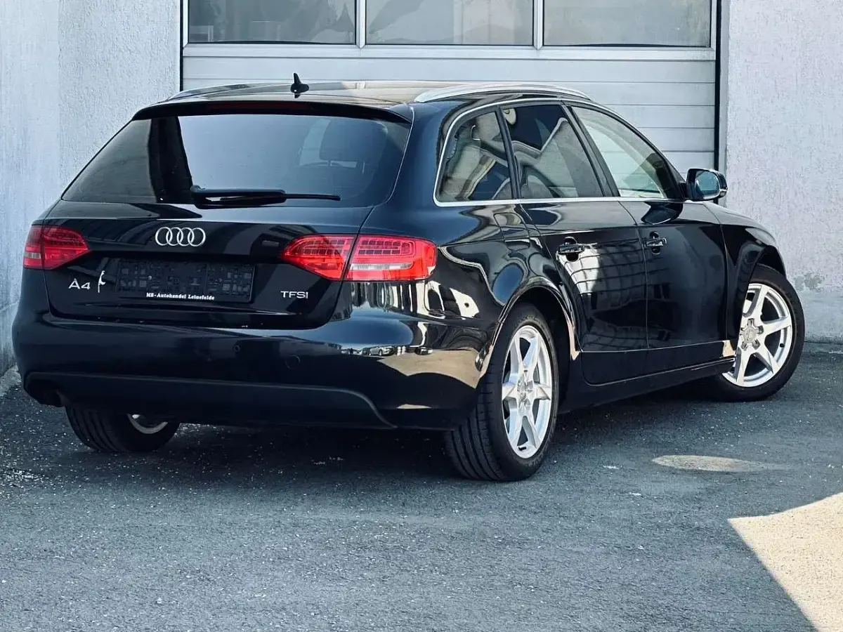 Używany Audi A4 Ambition 160 KM (117 kW) 2012 Czarny Kombi