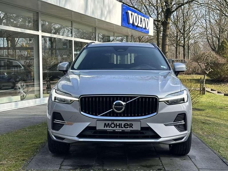 Gebraucht Volvo XC60 Core 197 PS (144 kW) 2023 Silber SUV