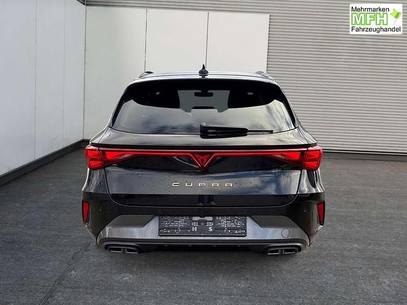 Neu Cupra Leon 150 PS (110 kW) 2025 Schwarz Kombi