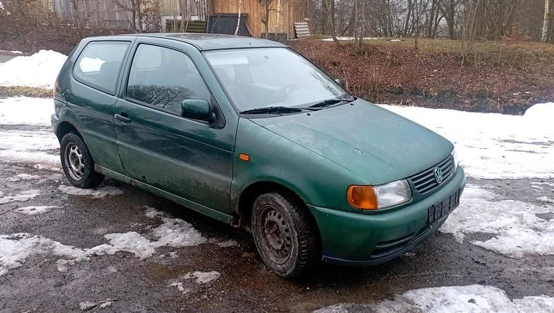 Gebraucht VW Polo 60 PS (44 kW) 1998 Grün Kleinwagen