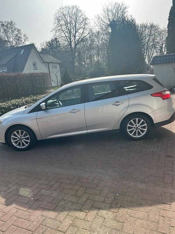 Gebraucht Ford Focus 116 PS (85 kW) 2013 Silber Kombi