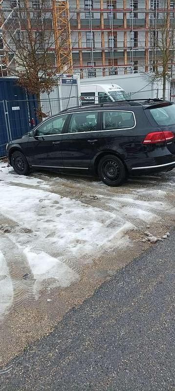 Schwarz Gebraucht 2011 VW Passat Kombi | 6.700 € (Etwas zu teuer) - Bild 1/4