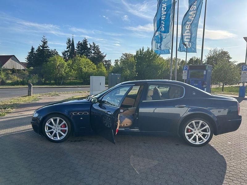 Blau Gebraucht 2006 Maserati Quattroporte Limousine | 12.500 € (Superpreis) - Bild 1/4