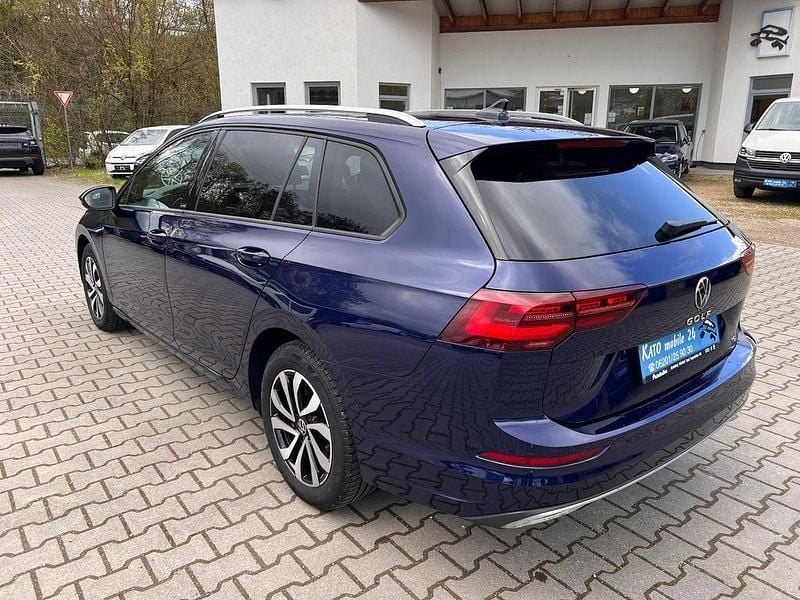 Gebraucht VW Golf VIII Active 131 PS (96 kW) 2022 Blau Kombi