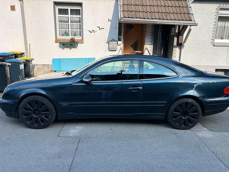 Blau Gebraucht 2000 Mercedes CLK320 Coupé | 2.200 € (Fairer Preis) - Bild 1/4