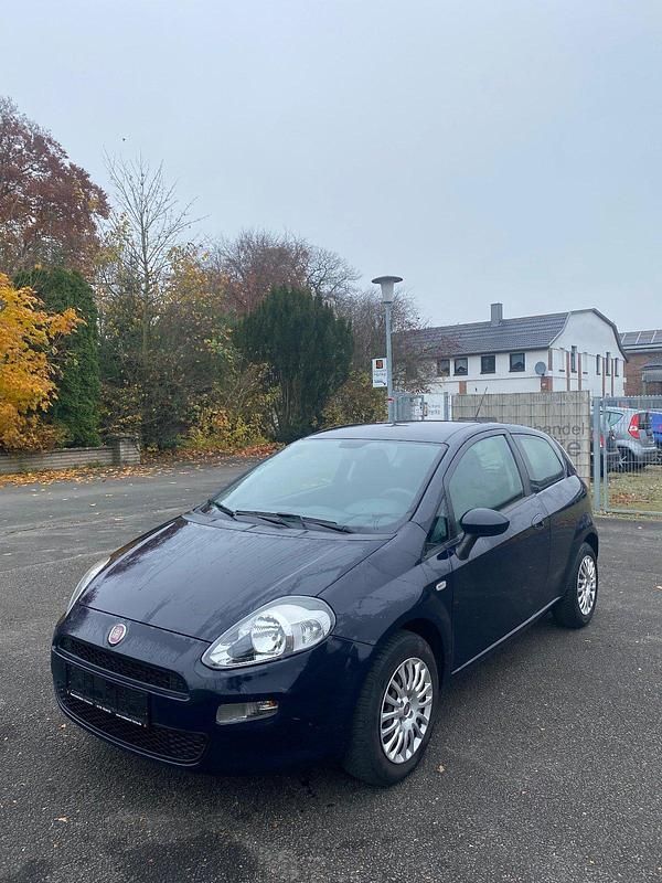 Blau Gebraucht 2014 Fiat Punto Pop Limousine | 4.980 € - Bild 1/4