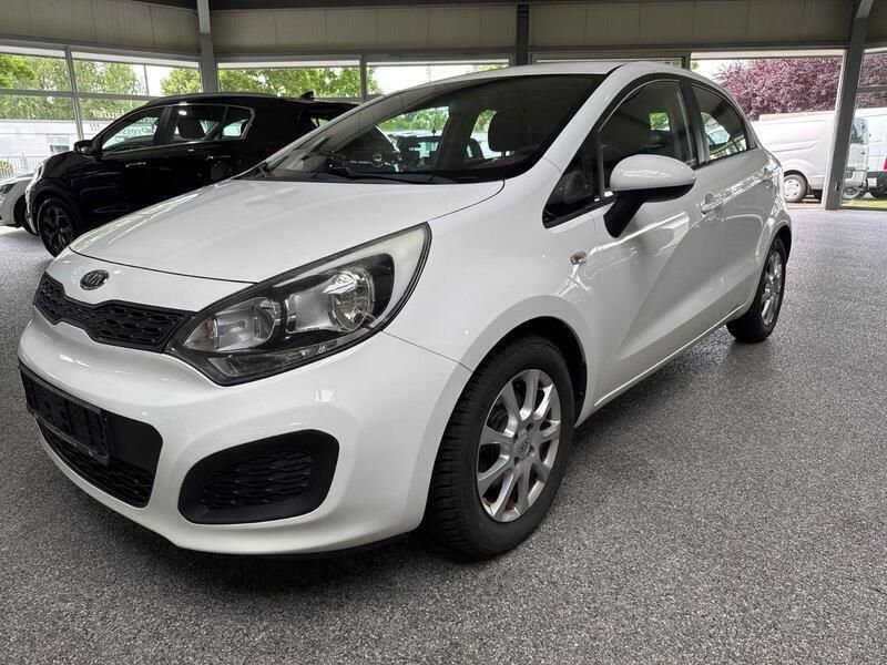 Weiß Gebraucht 2011 Kia Rio 2 Kleinwagen | 2.980 € (Fairer Preis) - Bild 1/4