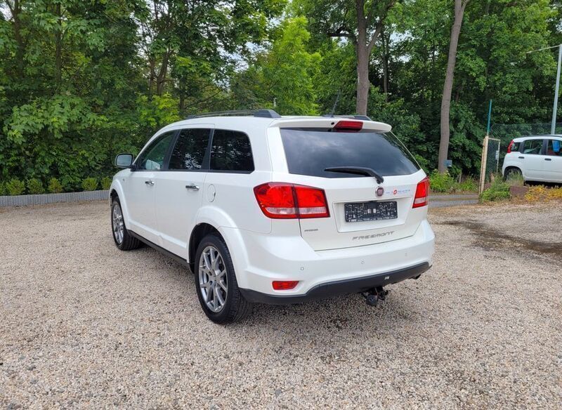 Gebraucht Fiat Freemont Lounge 170 PS (125 kW) 2015 Bianco idealista SUV