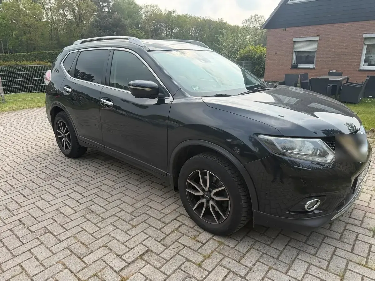 Gebraucht Nissan X-Trail 132 PS (97 kW) 2016 Schwarz SUV