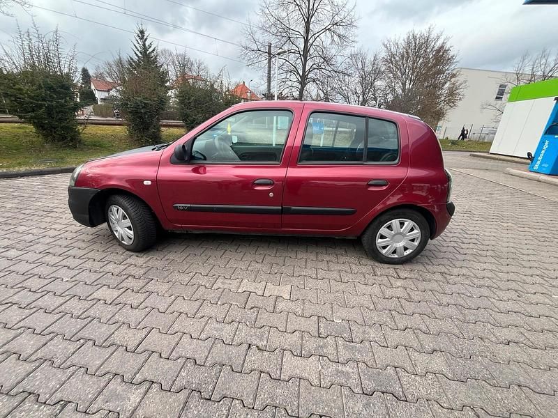 Gebraucht Renault Clio II 75 PS (55 kW) 2003 Rot Kleinwagen