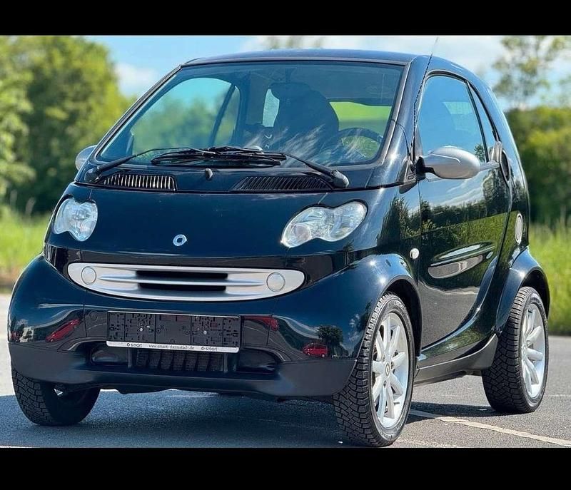 Schwarz Gebraucht 2005 Smart ForTwo Coupé Coupé | 2.190 € (Fairer Preis) - Bild 1/4