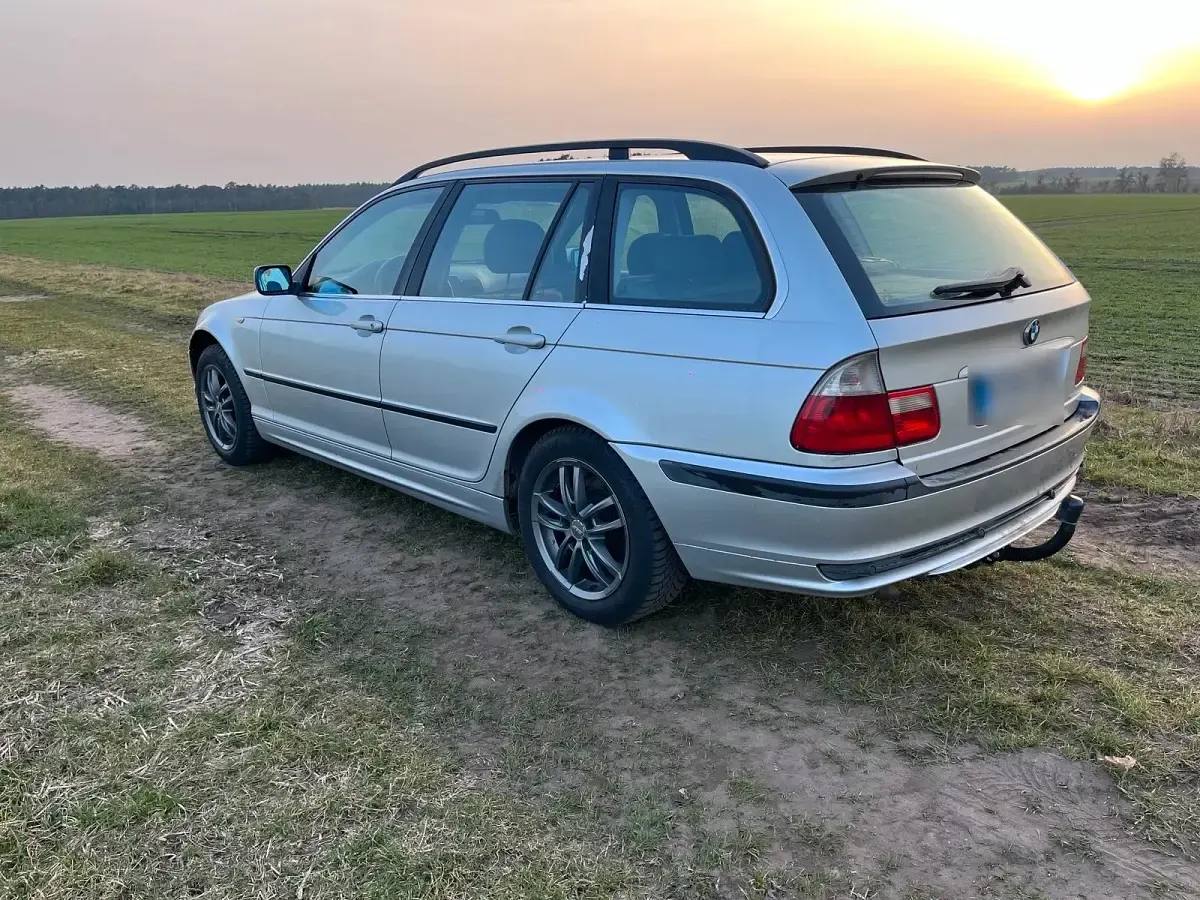 Gebraucht BMW 320 150 PS (110 kW) 2004 Silber Kombi