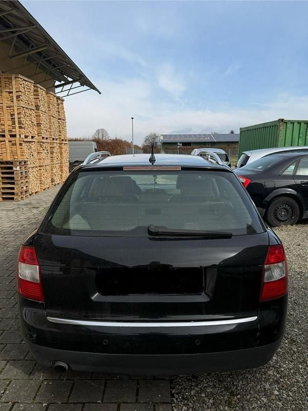 Gebraucht Audi A4 135 PS (99 kW) 2001 Schwarz Kombi