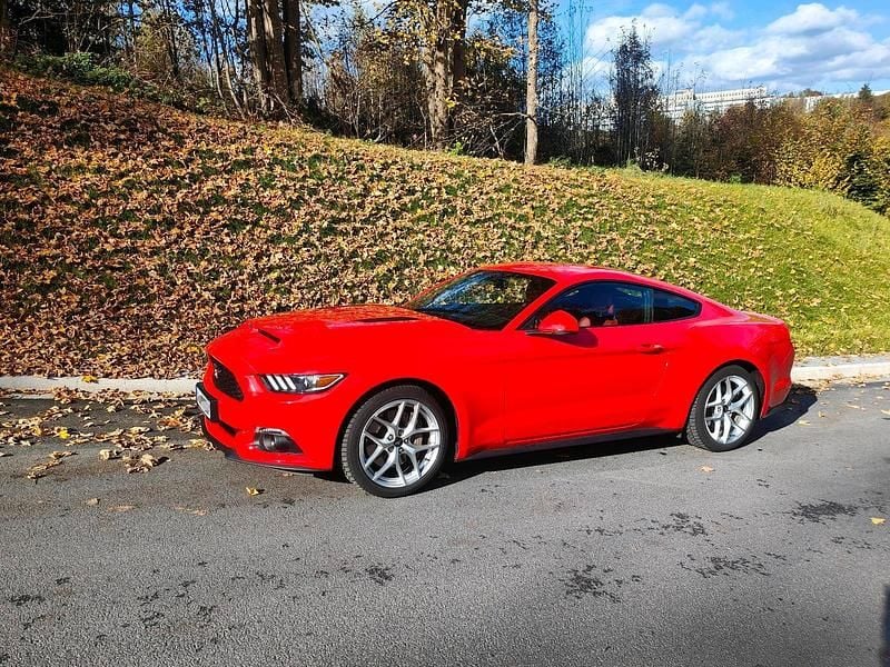 Rot Gebraucht 2017 Ford Mustang Fastback Coupé | 29.999 € (Fairer Preis) - Bild 1/4