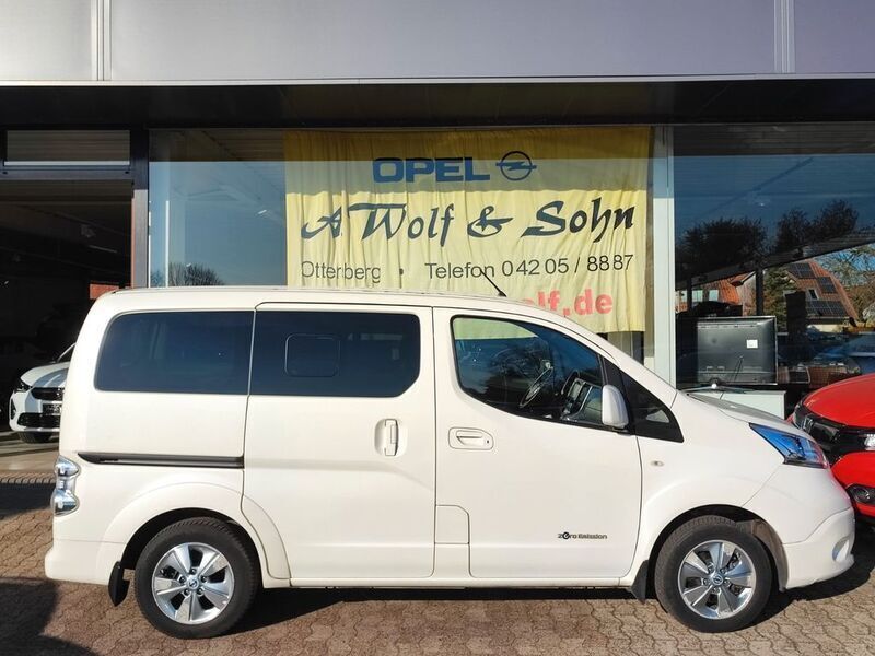 Weiß Gebraucht 2015 Nissan e-NV200 Tekna Van | 9.500 € - Bild 1/4