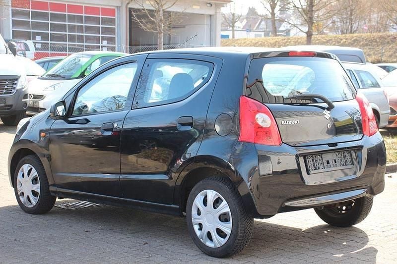 Gebraucht Suzuki Alto 68 PS (50 kW) 2010 Schwarz Kleinwagen