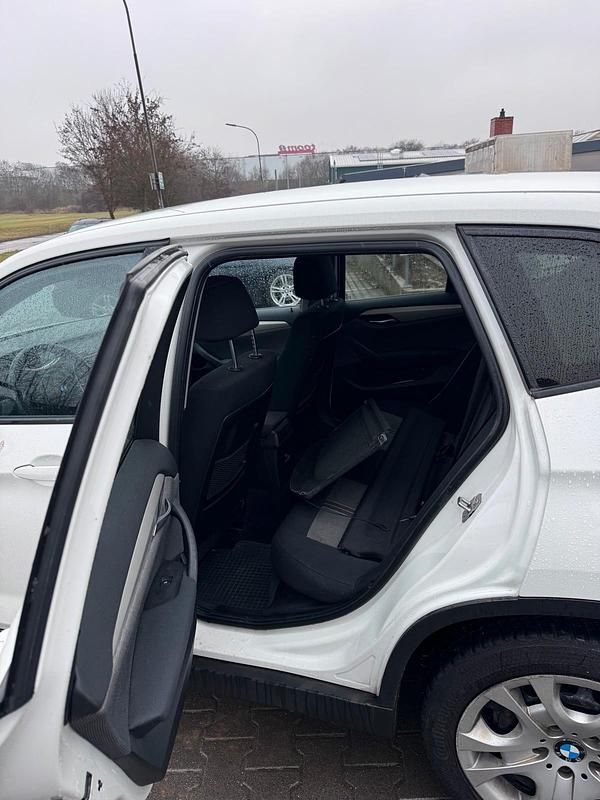 Gebraucht BMW X1 143 PS (105 kW) 2011 Weiß SUV
