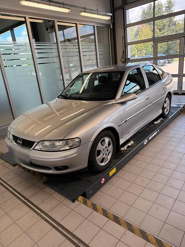 Gebraucht 2000 Opel Vectra Limousine | 900 € (Guter Preis) - Bild 1/4