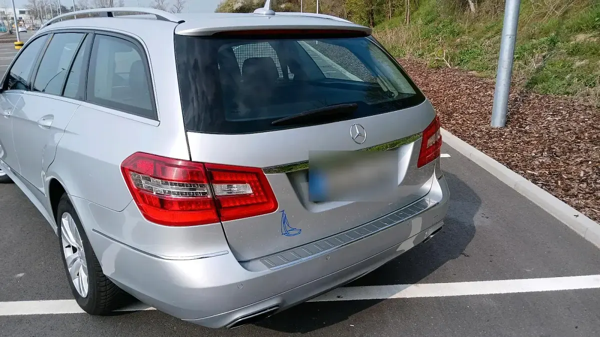 Gebraucht Mercedes E220 170 PS (125 kW) 2012 Silber Kombi