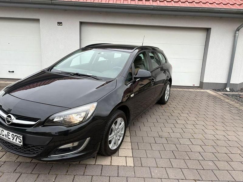 Schwarz Gebraucht 2012 Opel Astra Edition Kombi | 4.400 € (Fairer Preis) - Bild 1/4