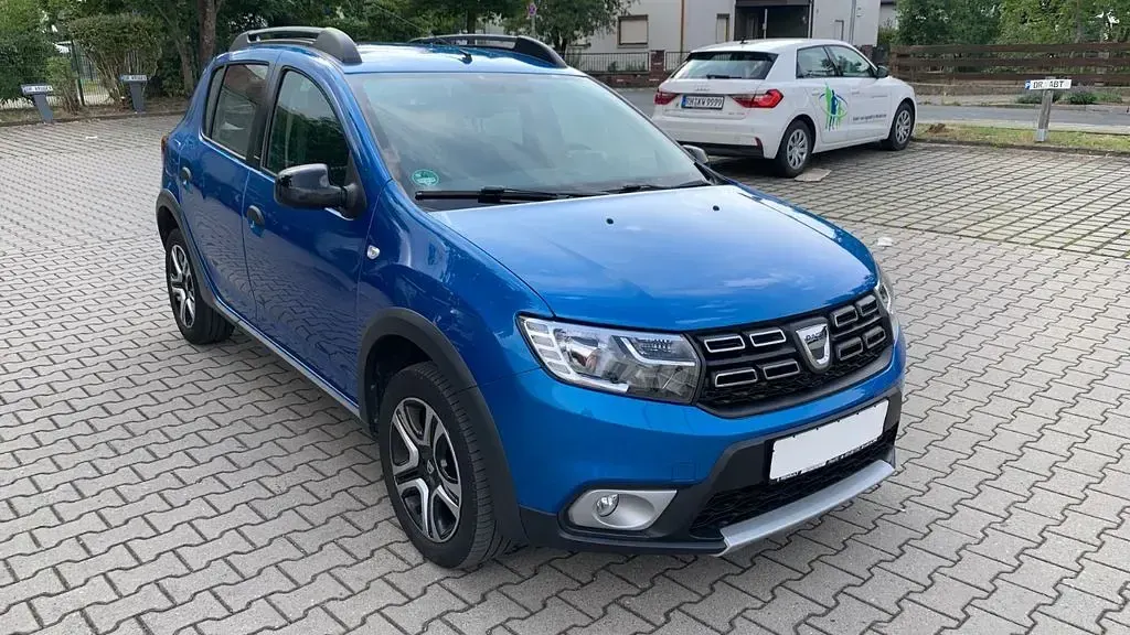 Gebraucht Dacia Sandero Celebration 90 PS (66 kW) 2019 Blau Limousine