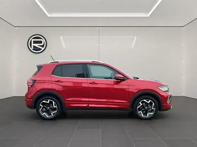Gebraucht VW T-Cross R-line 150 PS (110 kW) 2025 Kings red metallic SUV
