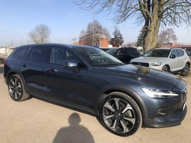 Gebraucht Volvo V60 CC 184 PS (135 kW) 2024 Kombi