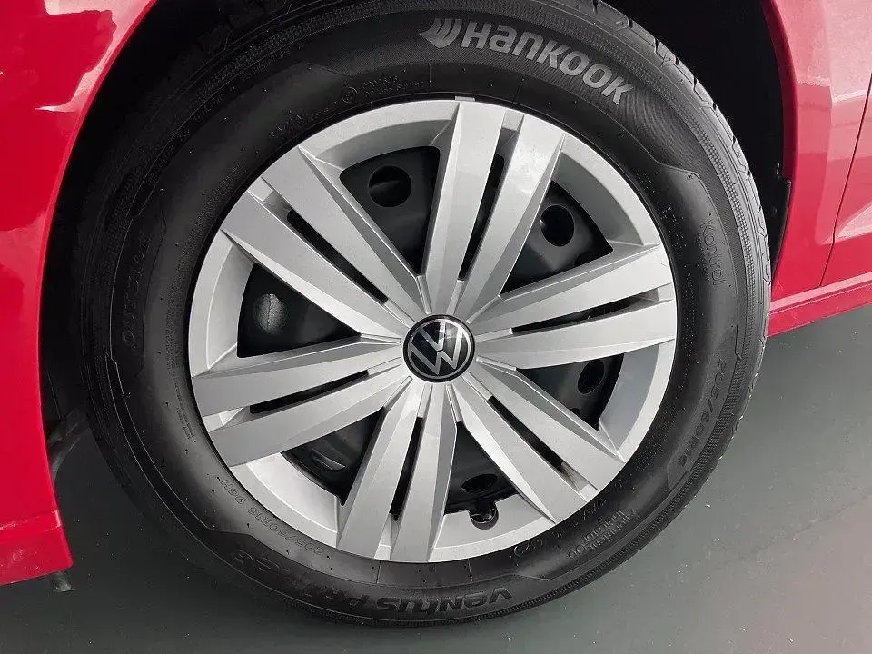 Gebraucht VW Caddy Maxi 122 PS (89 kW) 2024 Kirschrot Van / Kleinbus