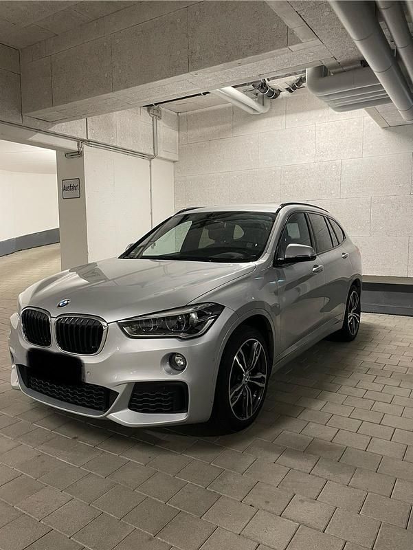 Silber Gebraucht 2018 BMW X1 M Sport SUV | 19.999 € (Guter Preis) - Bild 1/4