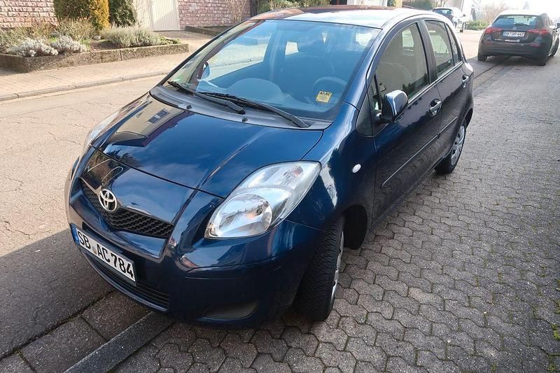 Gebraucht Toyota Yaris 69 PS (50 kW) 2009 Blau Limousine