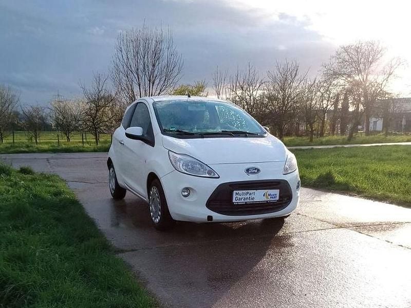 Gebraucht Ford Ka Titanium 69 PS (50 kW) 2012 Weiß Kleinwagen