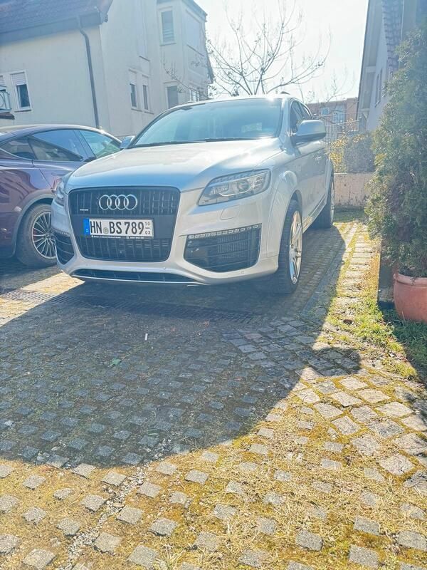 Grau Gebraucht 2015 Audi Q7 SUV | 29.000 € (Teuer) - Bild 1/4
