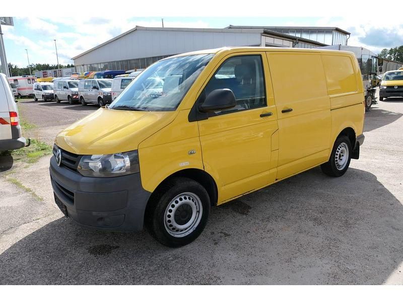 Gebraucht VW T5 84 PS (61 kW) 2012 Ginstergelb r1032 Van