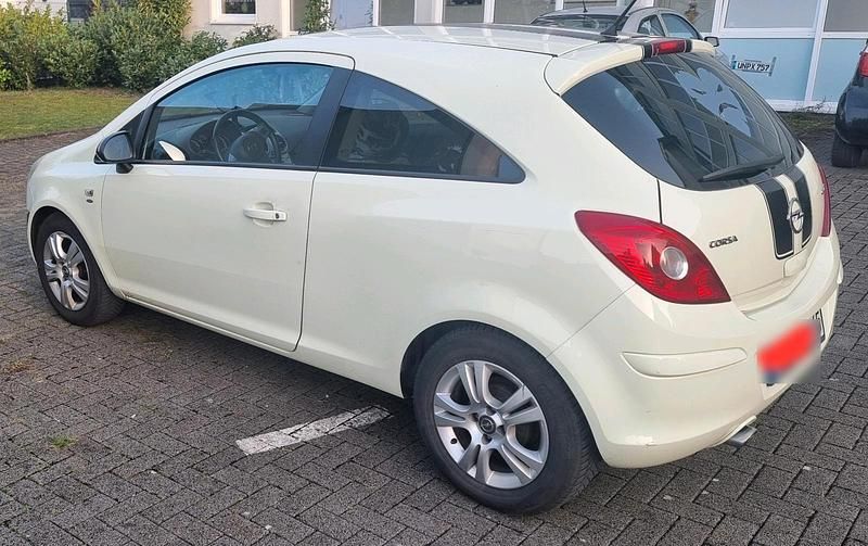Gebraucht Opel Corsa Satellite 70 PS (51 kW) 2011 Andere farben Kleinwagen